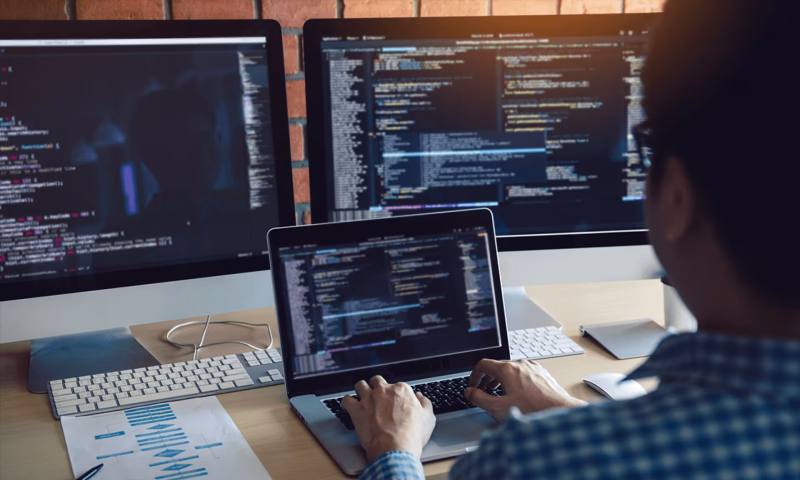 数据科学选型：R与Python如何赋能海门市网站建设？